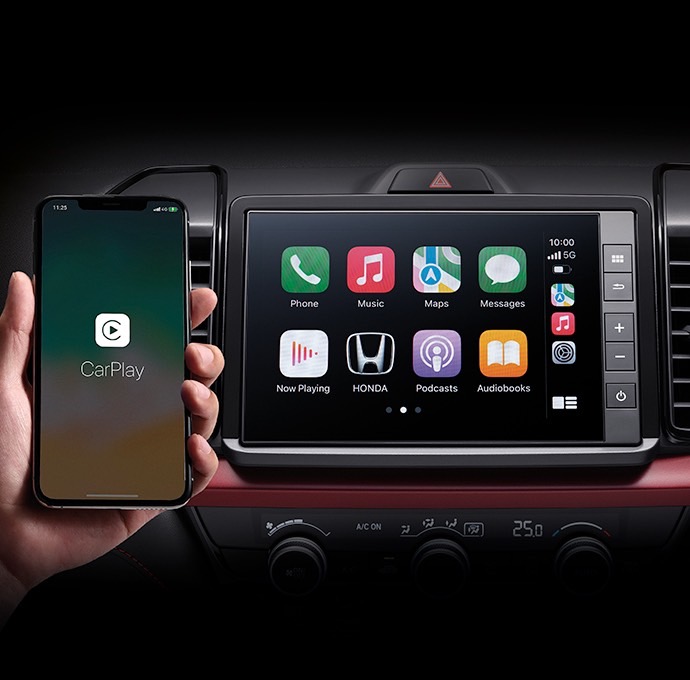 8" Advanced Touch Display Audio with Wireless Apple CarPlay and Android Auto
ระบบเครื่องเสียงหน้าจอสัมผัสขนาด 8 นิ้ว แบบ Advanced Touch รองรับ Apple CarPlay และ Android Auto แบบไร้สาย